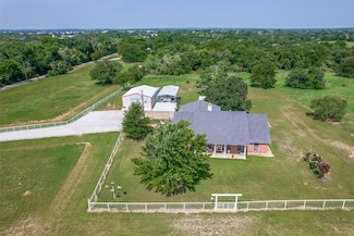 2400 Springfield Rd, Springtown, TX 76082