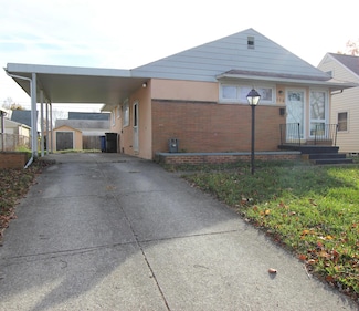 700 French Dr, Columbus, OH 43228