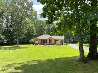 844 Laurel Cir, Crossville, TN 38555