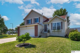 10853 Weber St, Omaha, NE 68142