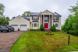 15 Angela Ct, Piscataway, NJ 08854