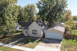 405 4th St SW, Pine Island, MN 55963