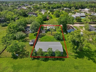 2225 Baratt Rd, Friendswood, TX 77546