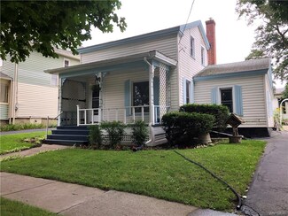 56 Myrtle St, Le Roy, NY 14482