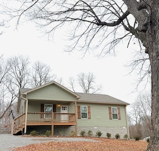 695 Hog Back Ridge Rd, Bethpage, TN 37022