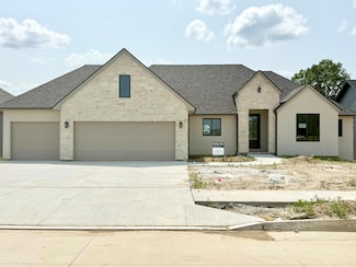 5213 Buttercup Dr, Columbia, MO 65203