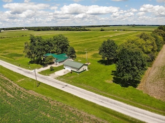 7308 Murray Rd, Patoka, IL 62875