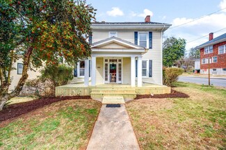 301 Warwick Ln, Lynchburg, VA 24503