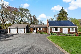216 Elm St, Seekonk, MA 02771