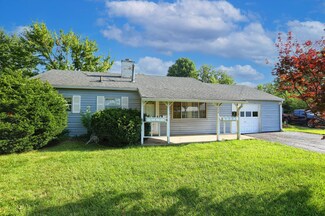 240 Whiteland Rd, Whiteland, IN 46184