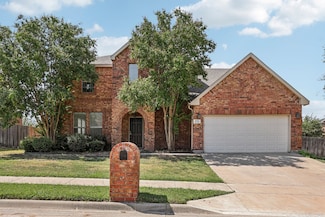 533 Crown Oaks Dr, Fort Worth, TX 76131