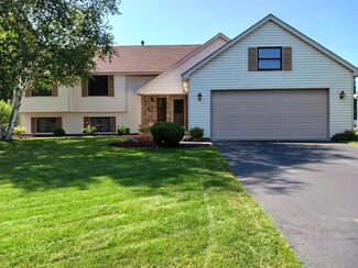 716 Castleton Ln, Saint Paul, MN 55123