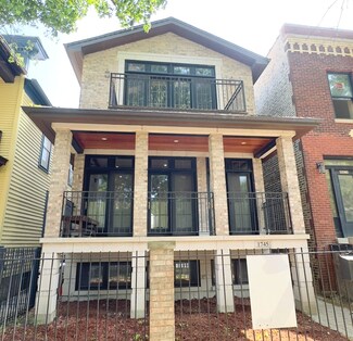1745 W Cornelia Ave, Chicago, IL 60657
