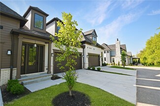104 Woodridge Ln, Moreland Hills, OH 44022