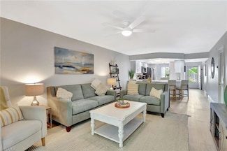 773 Wiggins Lake Dr Unit 101, Naples, FL 34110