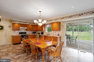 712 Norristown Rd, Horsham, PA 19044