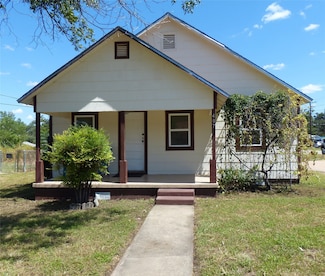 407 W China St, Brady, TX 76825