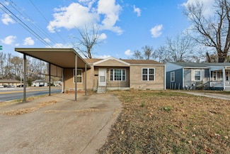 1535 W Calhoun St, Springfield, MO 65802