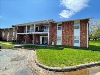 2815 N Ohenry Blvd Unit G, Greensboro, NC 27405