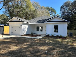 5373 Opportunity Dr, Crestview, FL 32539