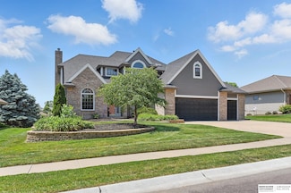 1011 Norton Dr, Papillion, NE 68046