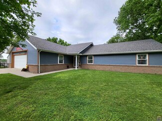 118 Sunrise Ct, Ozawkie, KS 66070