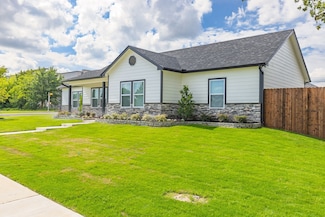 828 Bell St, Sulphur Springs, TX 75482
