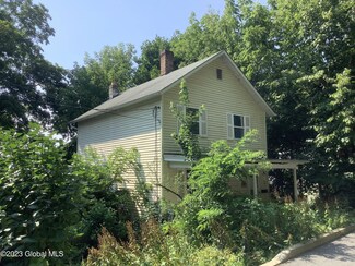 6 2nd St, Castleton On Hudson, NY 12033