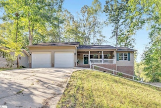 207 N Hogan Dr, Westminster, SC 29693