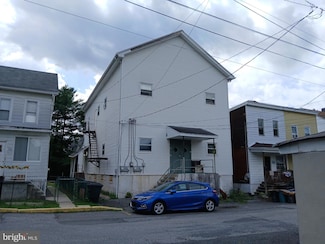 14 S Second St, Middleport, PA 17953