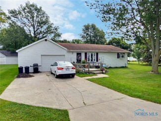 29038 Kearsley St, Millbury, OH 43447