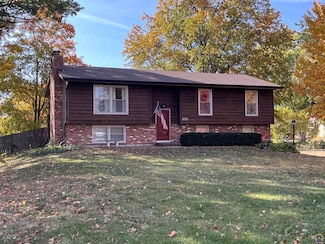 1733 SE 37th St, Topeka, KS 66605