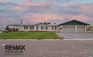 218 S Lincoln Ave, Glendo, WY 82213