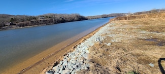2027 Hardin Bottom River Rd, Clifton, TN 38425