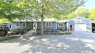 17 Ginger Ln, Farmingdale, ME 04344