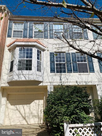 9426 Colonade Dr, Vienna, VA 22181
