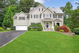 32 Waterview Dr, Ossining, NY 10562