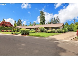 996 Lariat Dr, Eugene, OR 97401