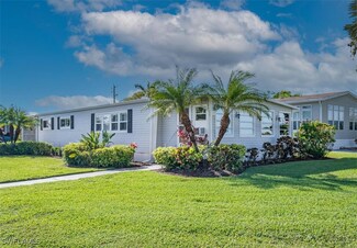 523 Charlemagne Blvd, Naples, FL 34112