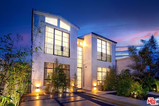 745 E Sunset Ct, Los Angeles, CA 90291