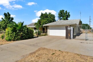 17346 Regal Dr, Madera, CA 93638