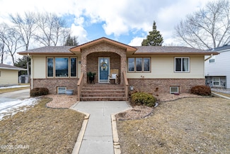 1410 Rider Rd, Grand Forks, ND 58201
