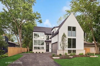 759 Strawberry Hill Dr, Glencoe, IL 60022