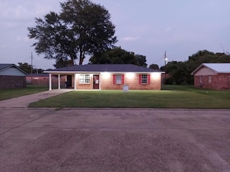 2004 E Mark Dr, Hollandale, MS 38748