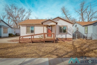 919 N Howard St, Carlsbad, NM 88220