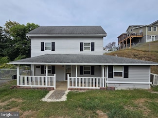 240 Ewing St, Berkeley Springs, WV 25411