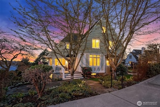 3801 46th Ave NE, Seattle, WA 98105