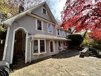 55 Woodhull Landing Rd, Sound Beach, NY 11789