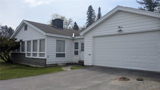 3 Westwood Ln, New Hartford, NY 13413