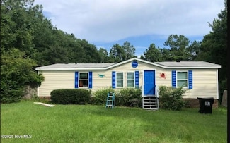 535 Moore Landing Rd, Sneads Ferry, NC 28460